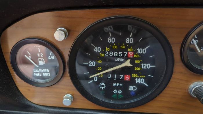 Fiat-2000-spider-1979-Green-17