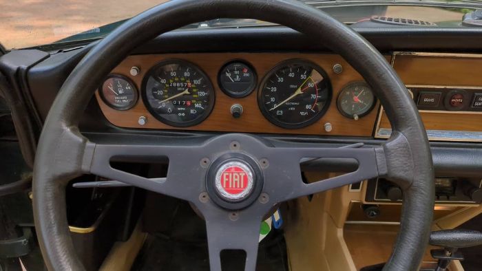 Fiat-2000-spider-1979-Green-20