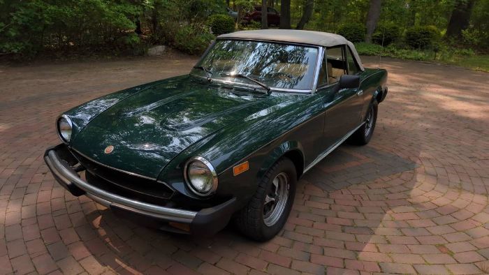 Fiat-2000-spider-1979-Green-24