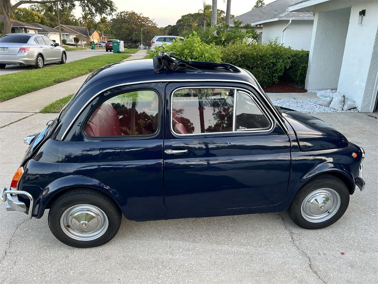 Fiat-500l-1972-Blue-Red-4