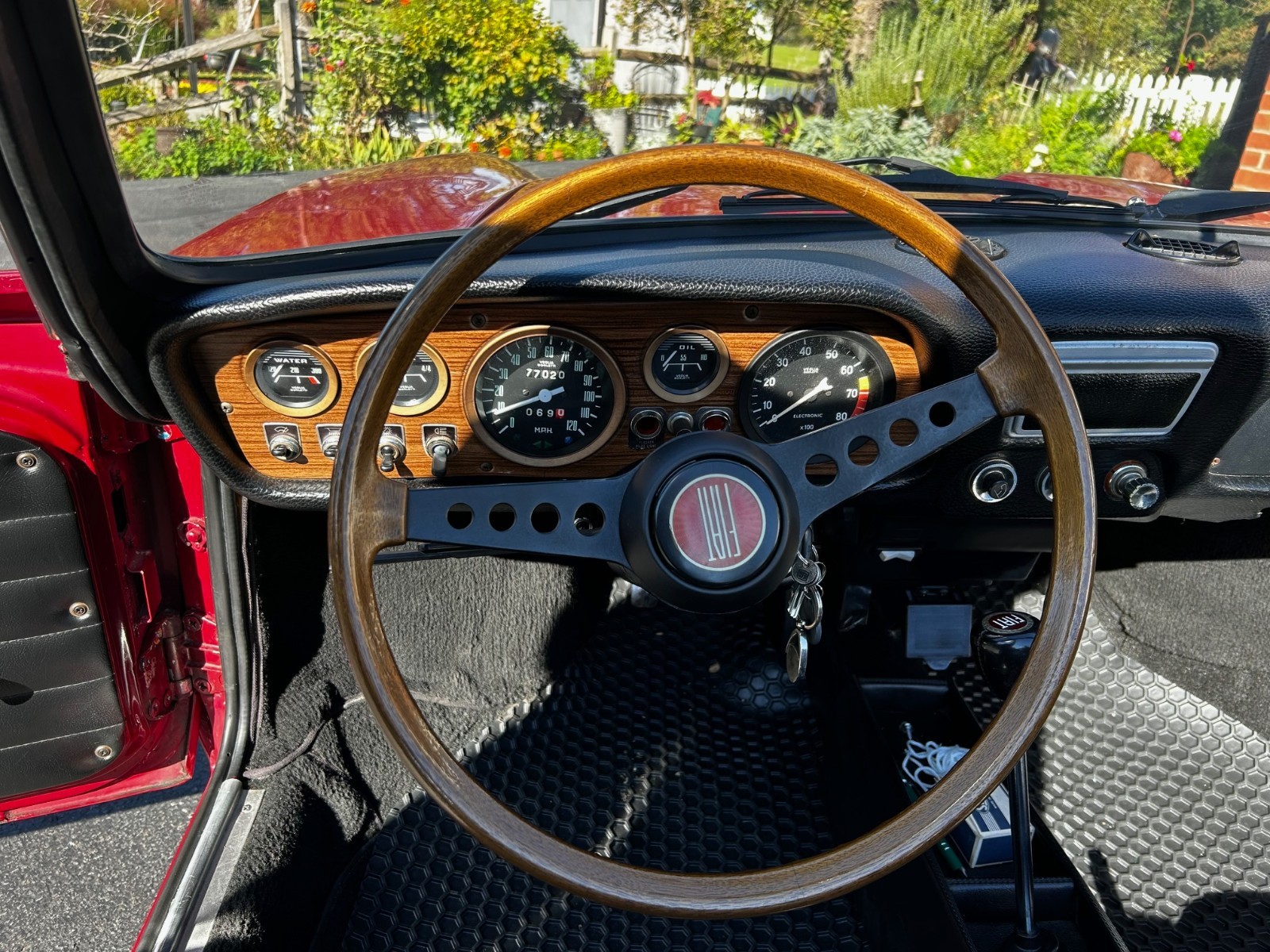 Fiat-850-1969-Convertible-2