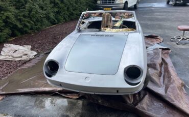 Fiat-850-spider-bertone-1972-white-3