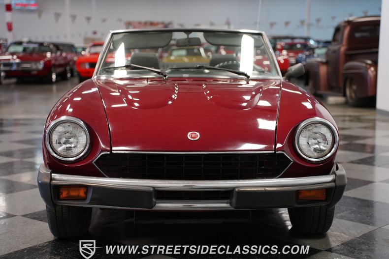 Fiat-Spider-1979-Burgundy-Burgundy-16