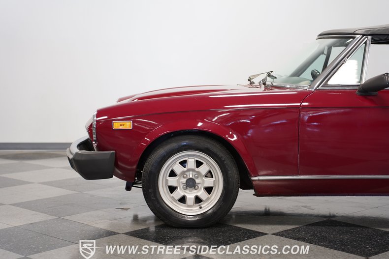 Fiat-Spider-1979-Burgundy-Burgundy-22