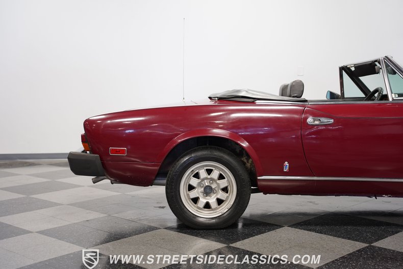 Fiat-Spider-1979-Burgundy-Burgundy-30