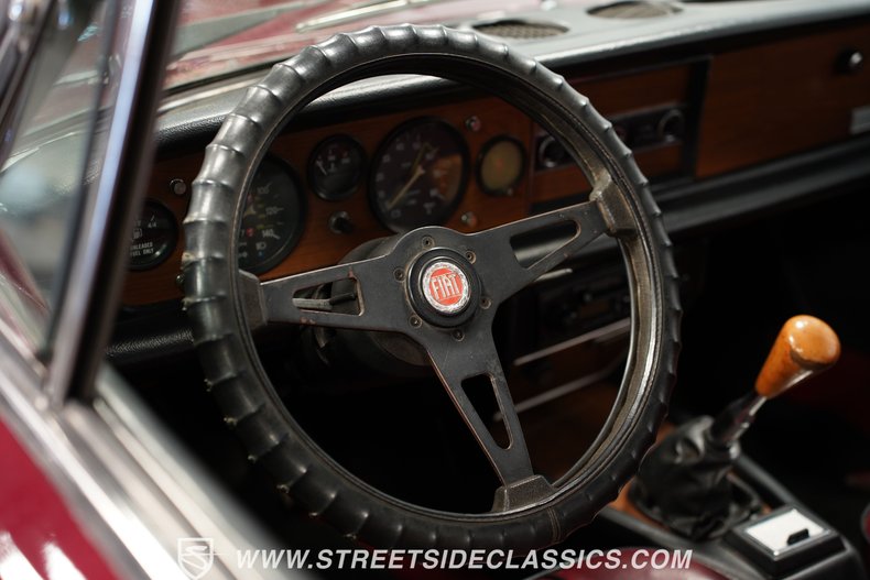 Fiat-Spider-1979-Burgundy-Burgundy-38