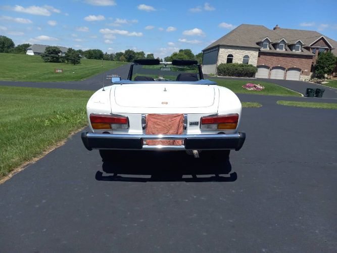 Fiat-Spider-1980-White-Blue-4