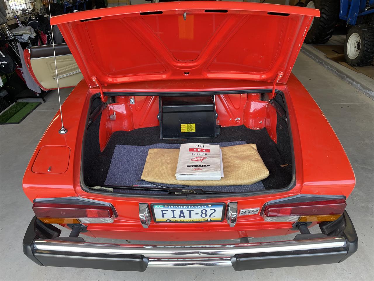 Fiat-Spider-1982-Orange-Tan-2