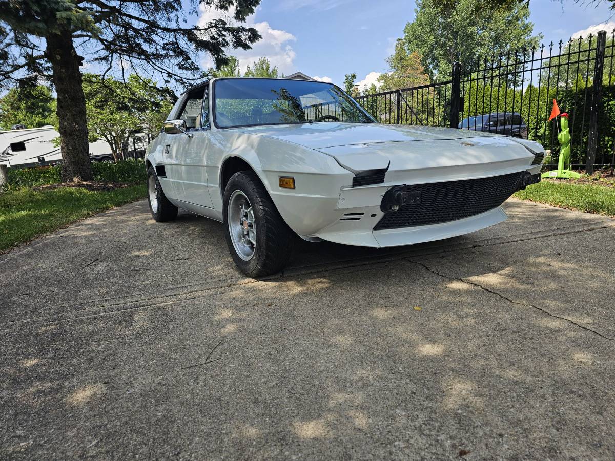 Fiat-x-19-bertone-1977-white-3