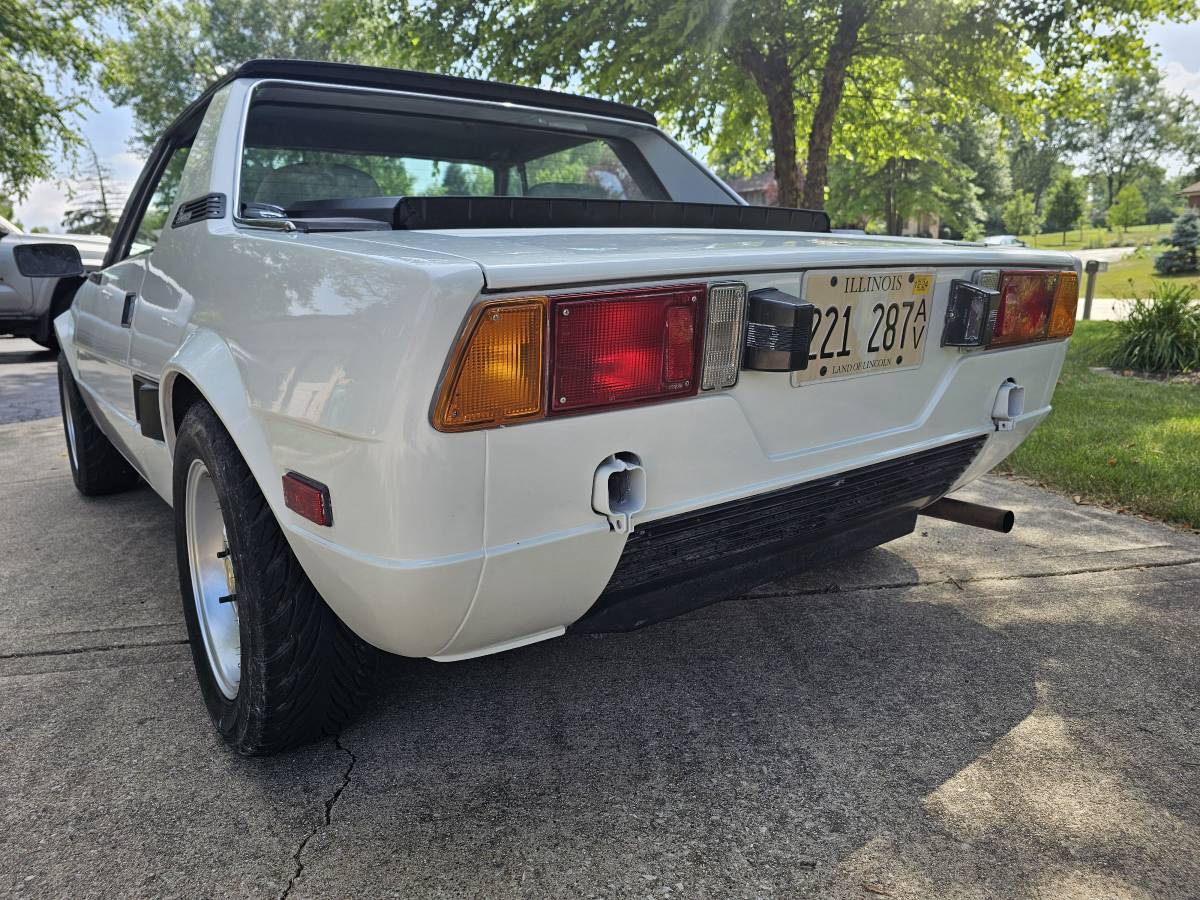 Fiat-x-19-bertone-1977-white-7