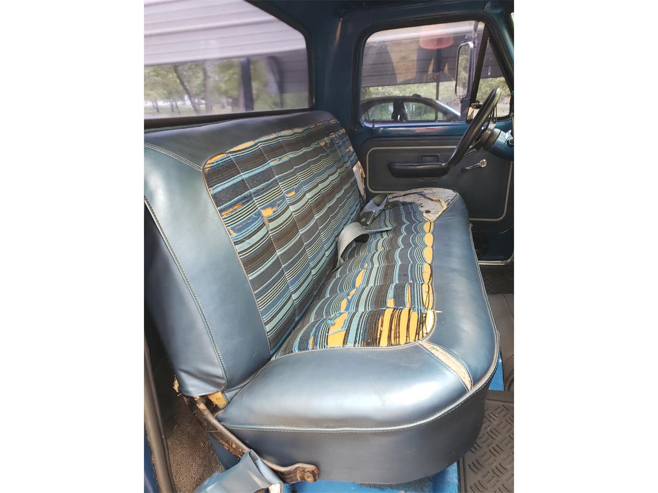 Ford-12-ton-pickup-1971-BlueWhite-Blue-11