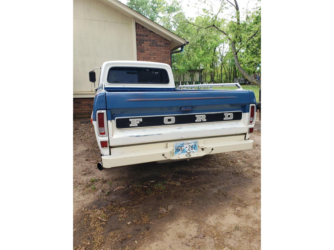 Ford-12-ton-pickup-1971-BlueWhite-Blue-12
