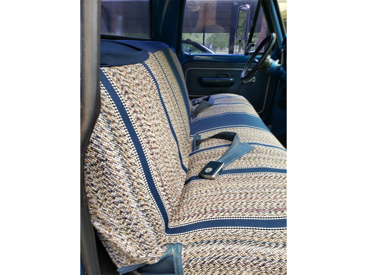 Ford-12-ton-pickup-1971-BlueWhite-Blue-13