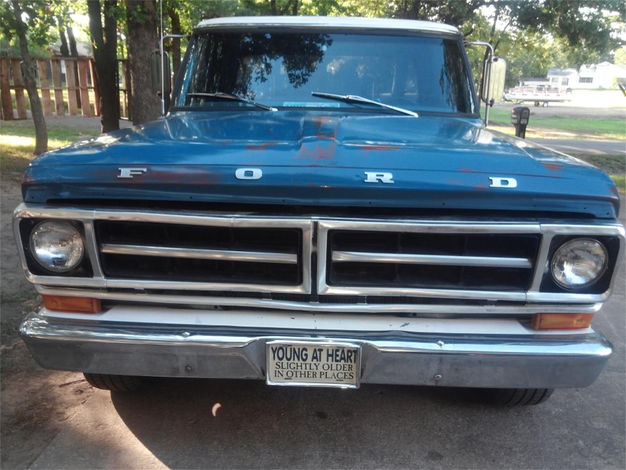 Ford-12-ton-pickup-1971-BlueWhite-Blue-2