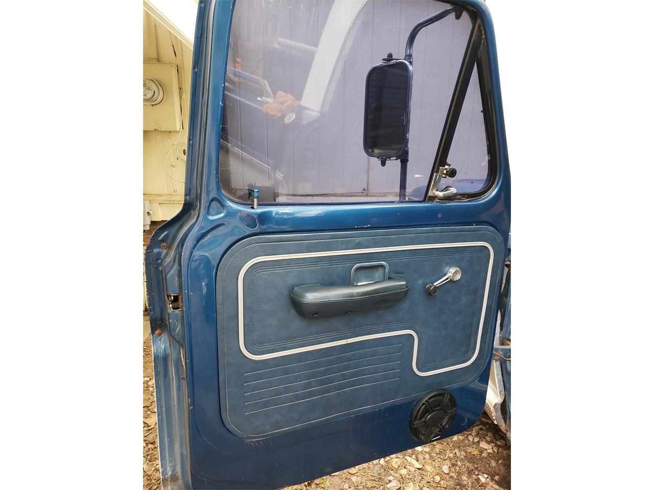 Ford-12-ton-pickup-1971-BlueWhite-Blue-8