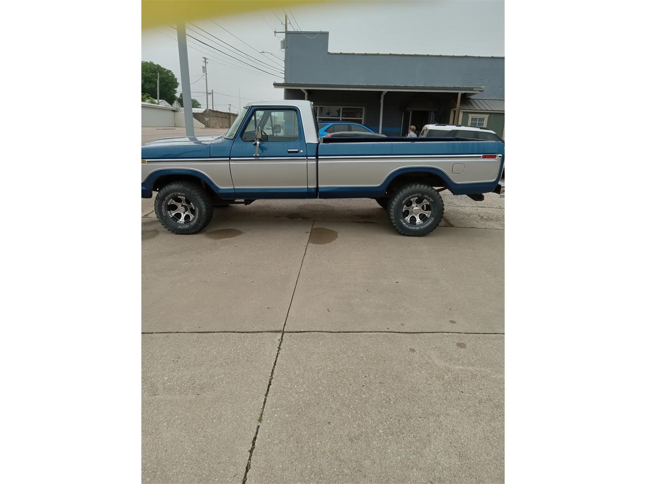 Ford-12-ton-pickup-1976-BlueSilver-Blue-7