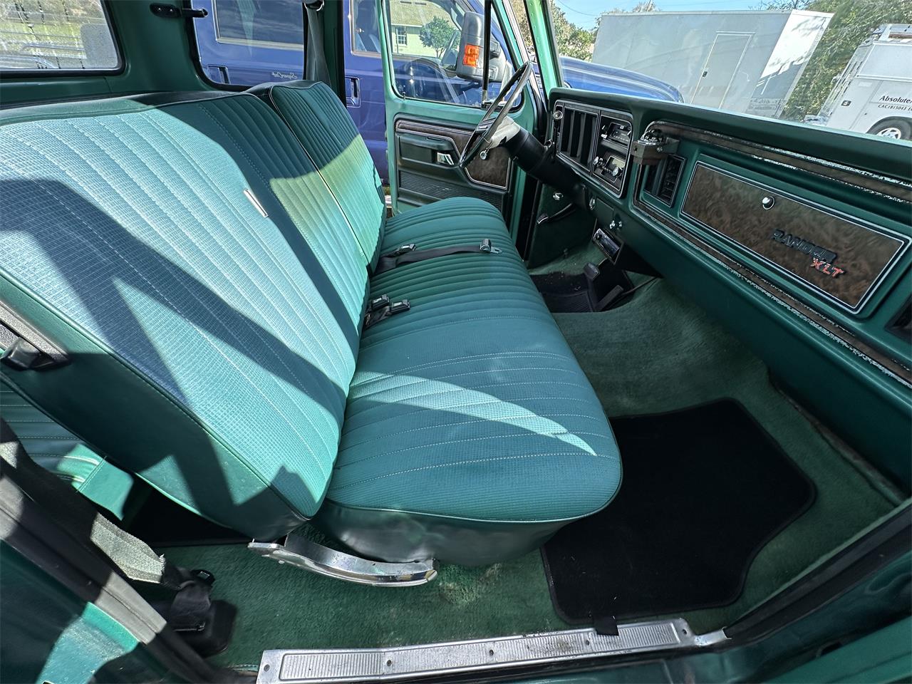 Ford-12-ton-pickup-1978-Green-Green-16