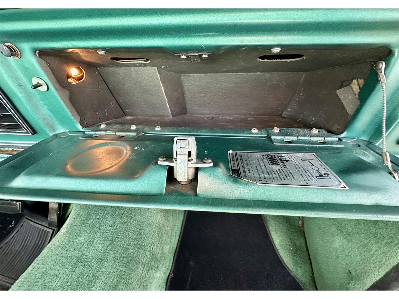 Ford-12-ton-pickup-1978-Green-Green-17