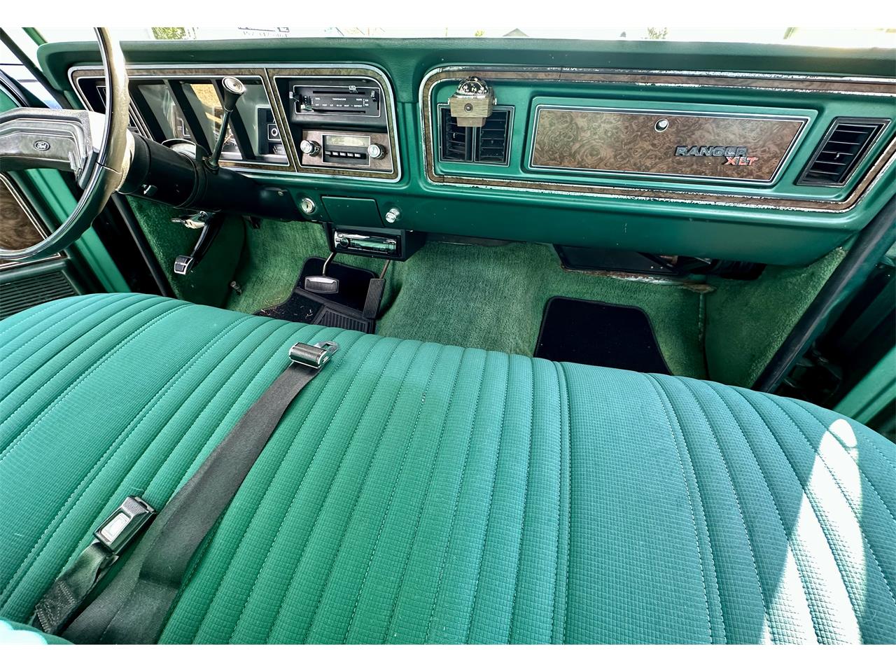 Ford-12-ton-pickup-1978-Green-Green-2