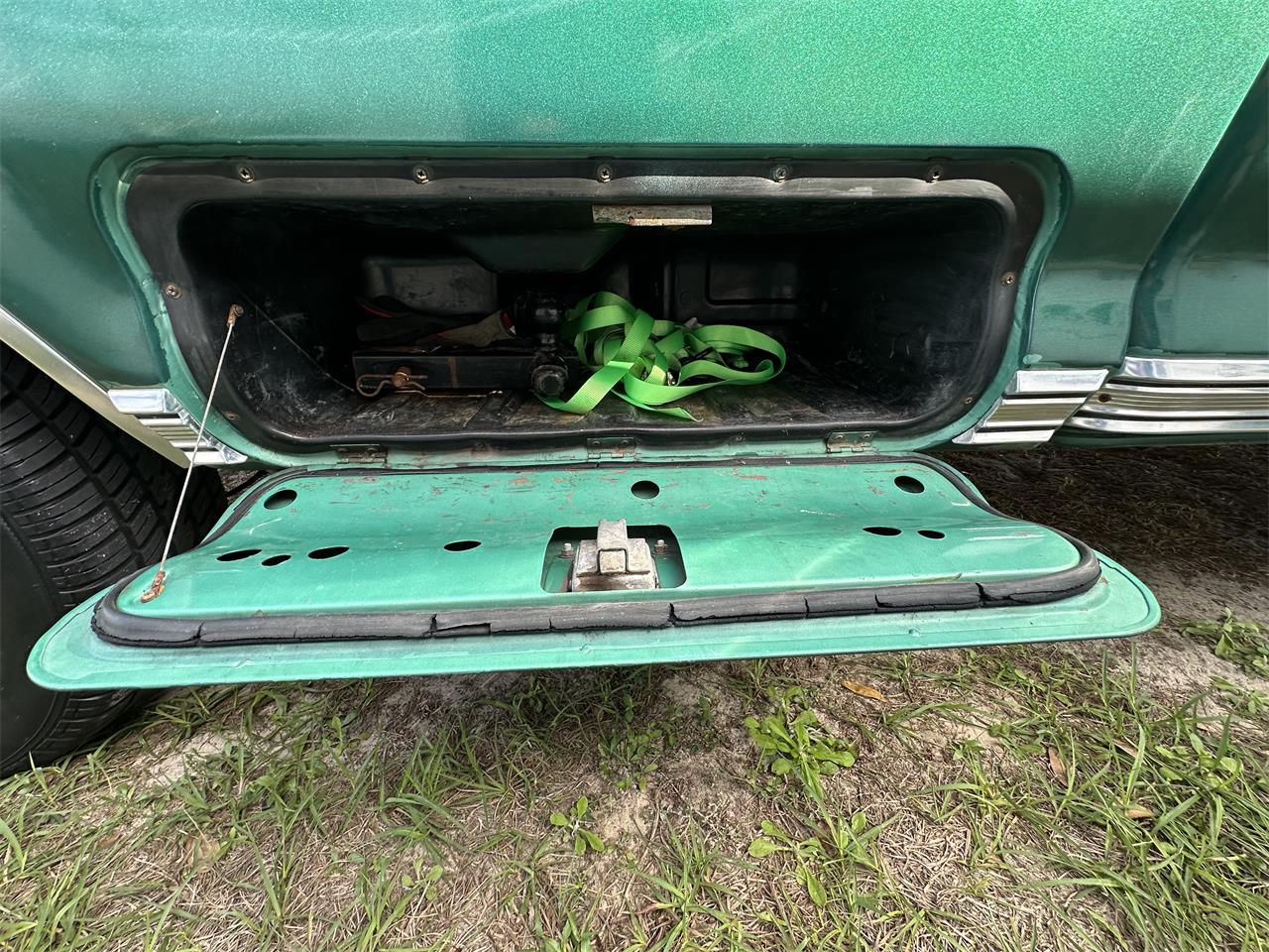 Ford-12-ton-pickup-1978-Green-Green-25