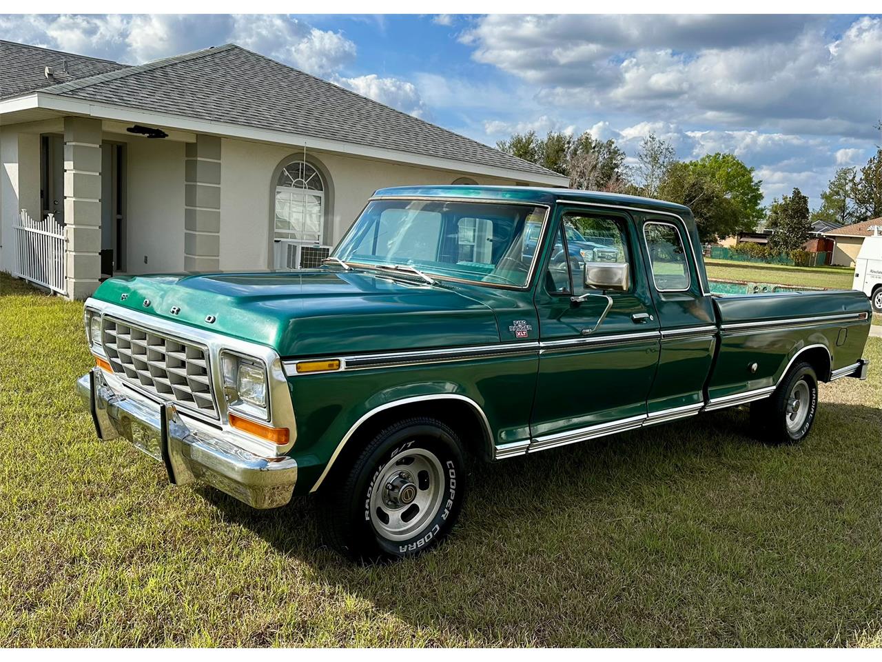 Ford-12-ton-pickup-1978-Green-Green-31