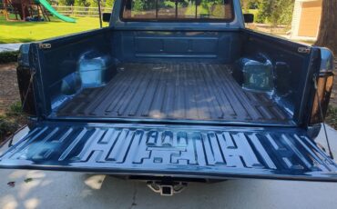 Ford-12-ton-pickup-1984-Blue-Blue-17