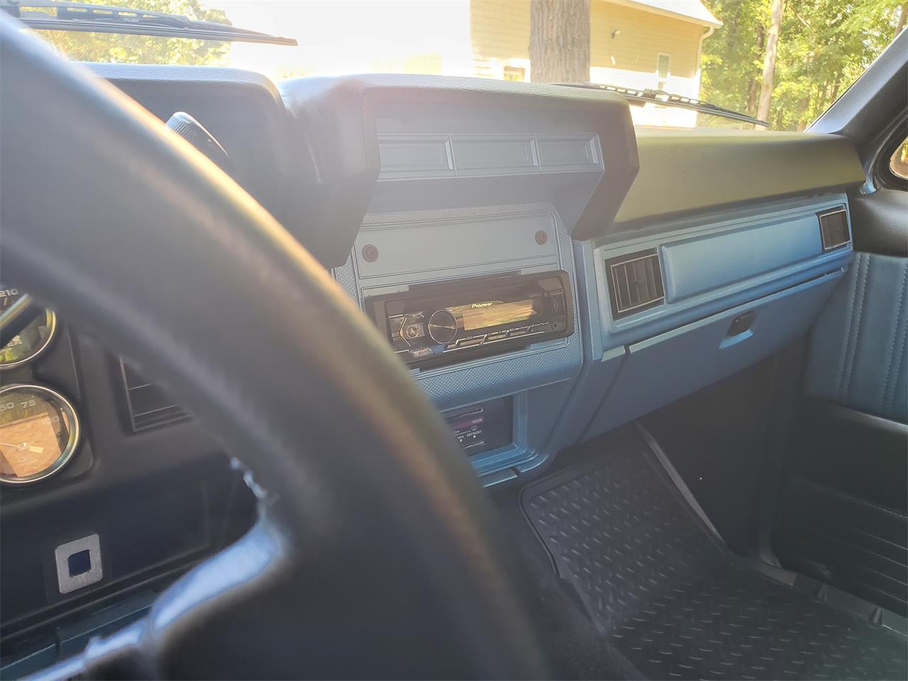 Ford-12-ton-pickup-1984-Blue-Blue-7