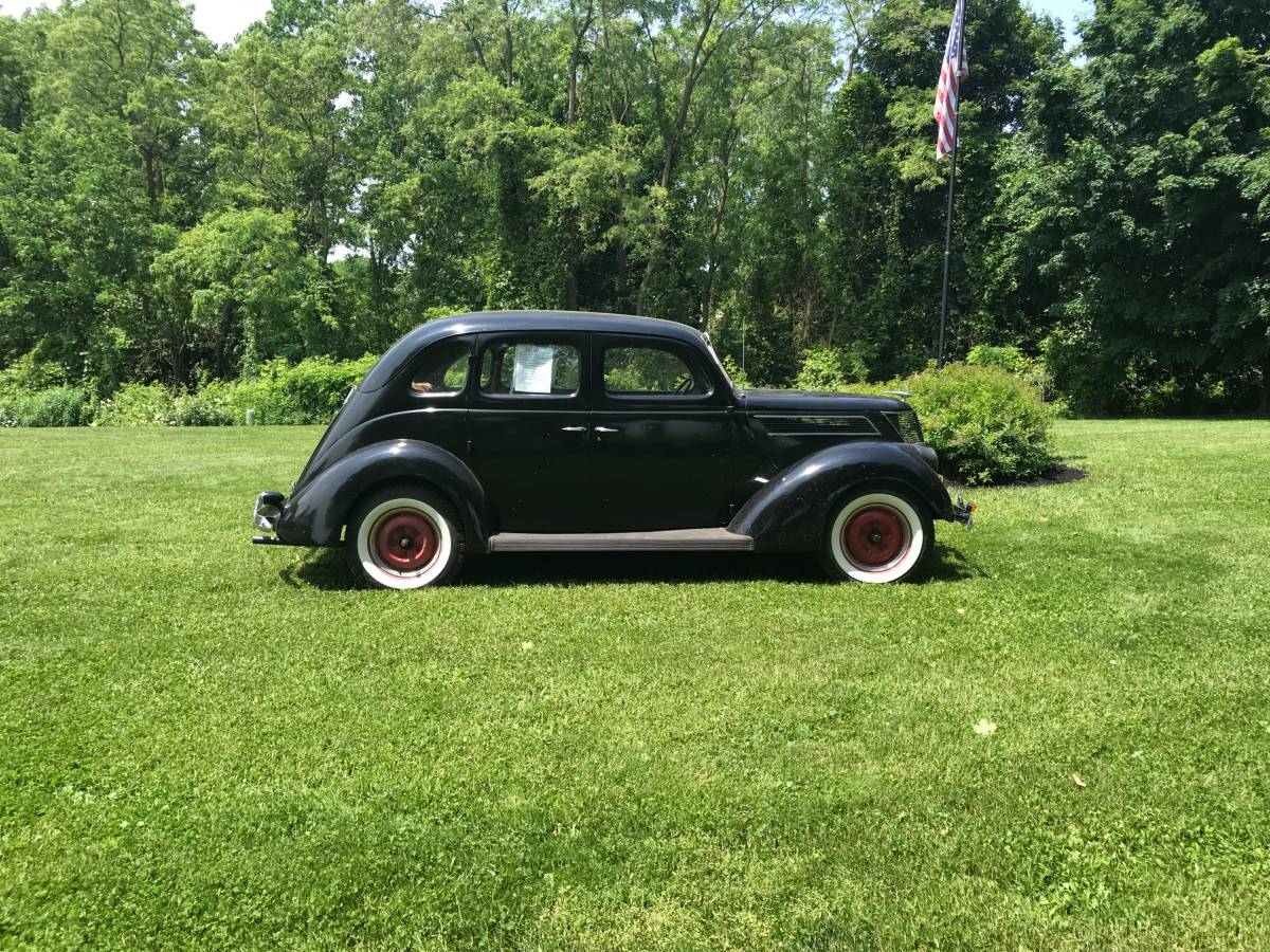 Ford-1937-black-3