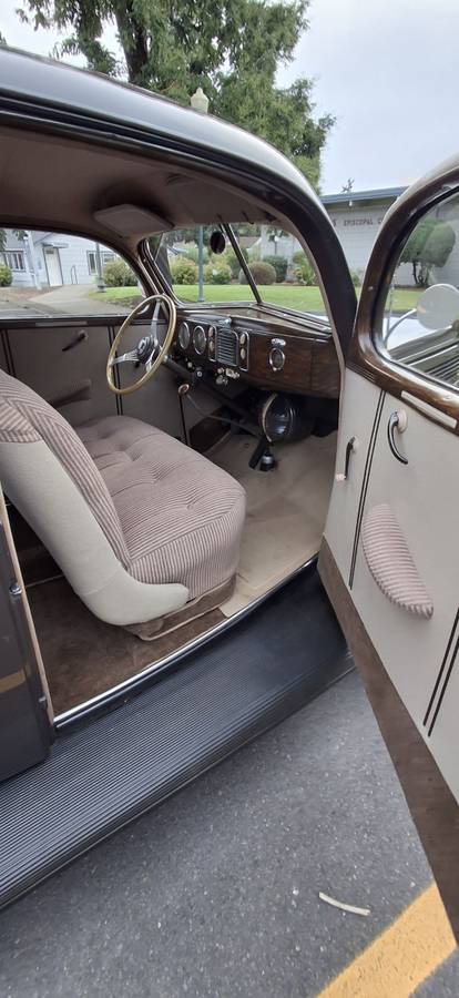 Ford-1938-brown-16