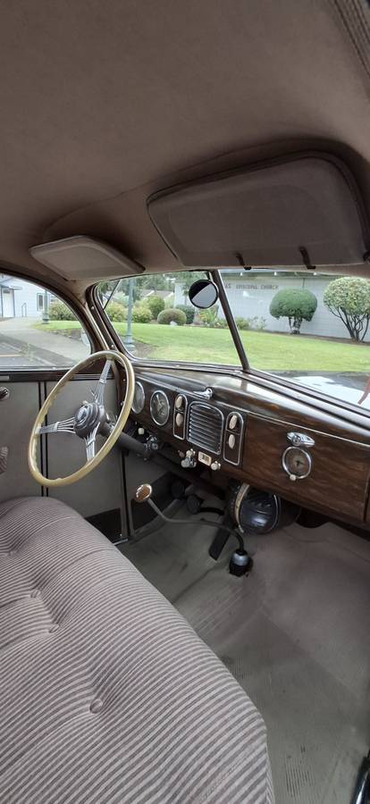 Ford-1938-brown-17