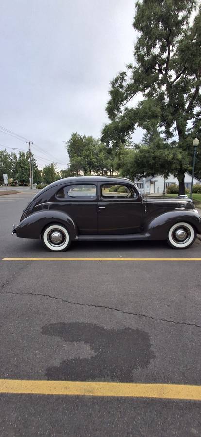 Ford-1938-brown-2