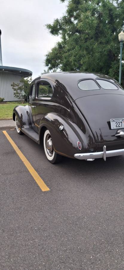 Ford-1938-brown-21