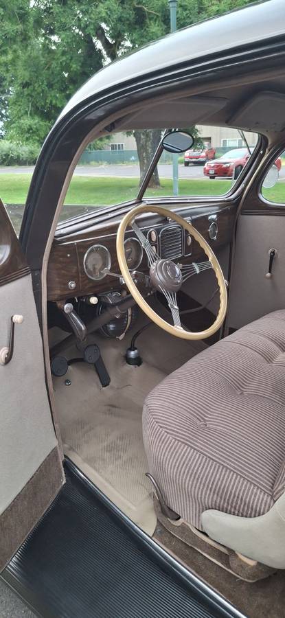 Ford-1938-brown-6