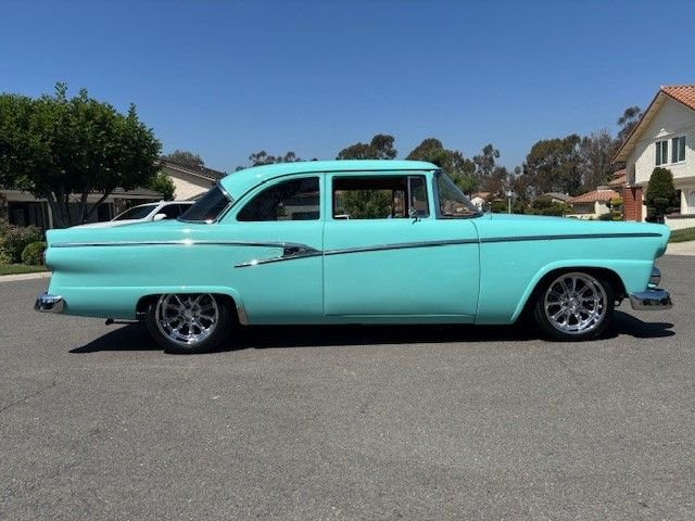 Ford-2-door-1956-turquoise-tan-1