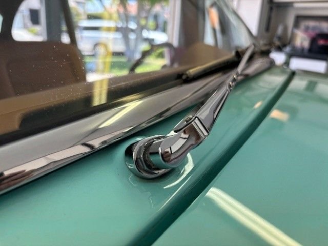 Ford-2-door-1956-turquoise-tan-18