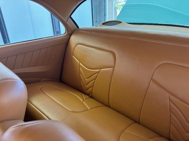 Ford-2-door-1956-turquoise-tan-25