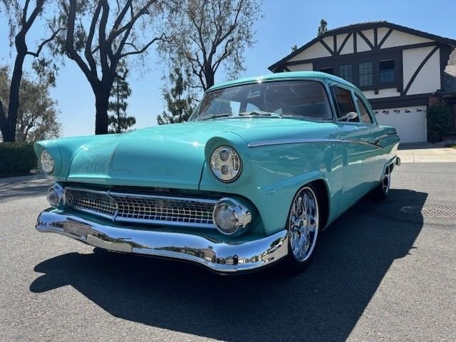 Ford-2-door-1956-turquoise-tan-3