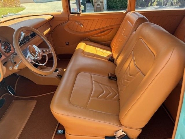 Ford-2-door-1956-turquoise-tan-8