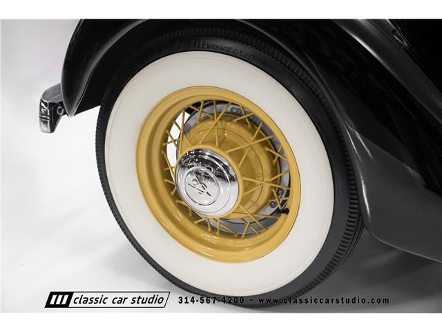 Ford-3-Window-1935-2dr-Car-14