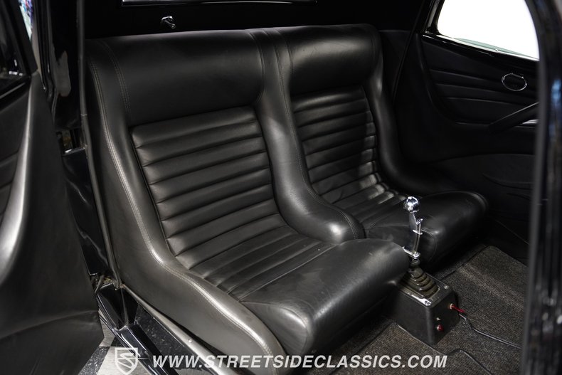 Ford-3-window-1934-Black-Black-44
