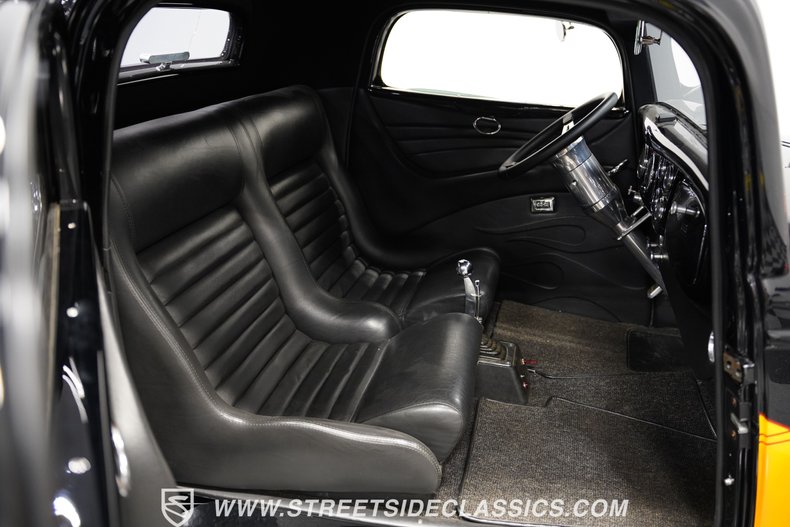Ford-3-window-1934-Black-Black-46