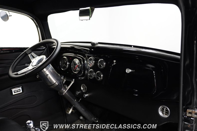 Ford-3-window-1934-Black-Black-47