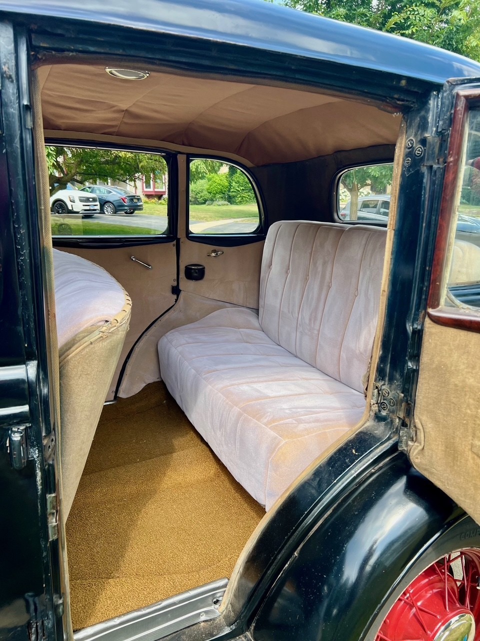 Ford-40-1934-Sedan-9