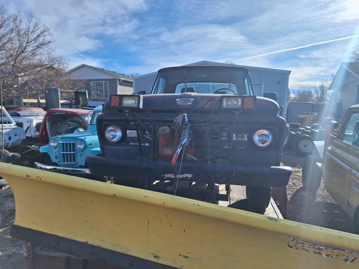 Ford-4x4-1963-black-3