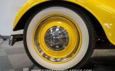 Ford-5-window-1934-Yellow-Black-14