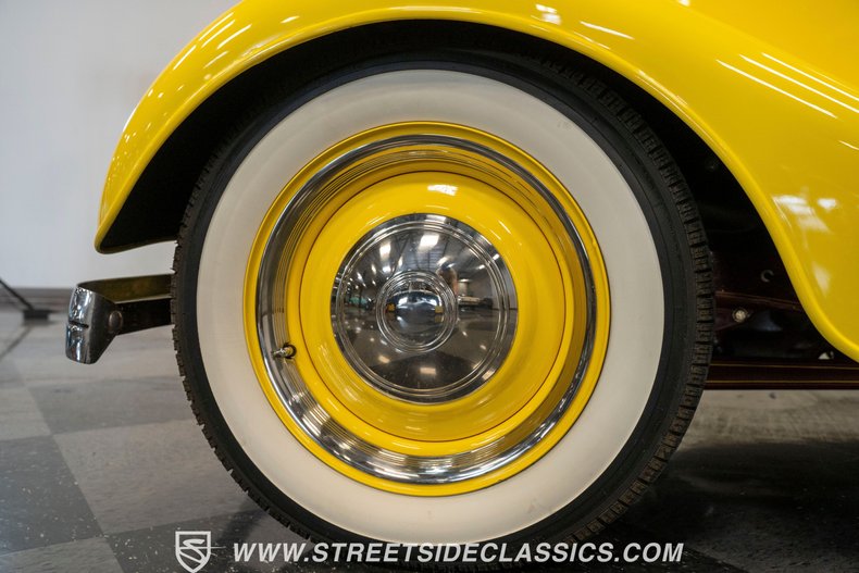 Ford-5-window-1934-Yellow-Black-14