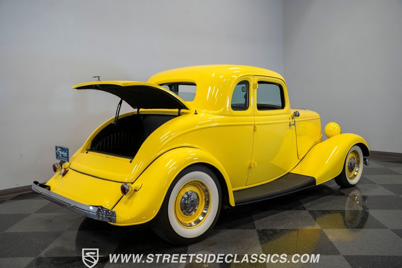 Ford-5-window-1934-Yellow-Black-24