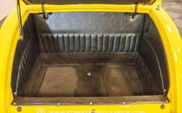 Ford-5-window-1934-Yellow-Black-26