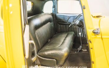 Ford-5-window-1934-Yellow-Black-31