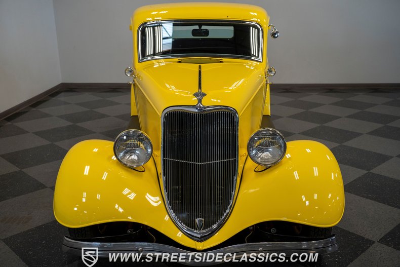 Ford-5-window-1934-Yellow-Black-45